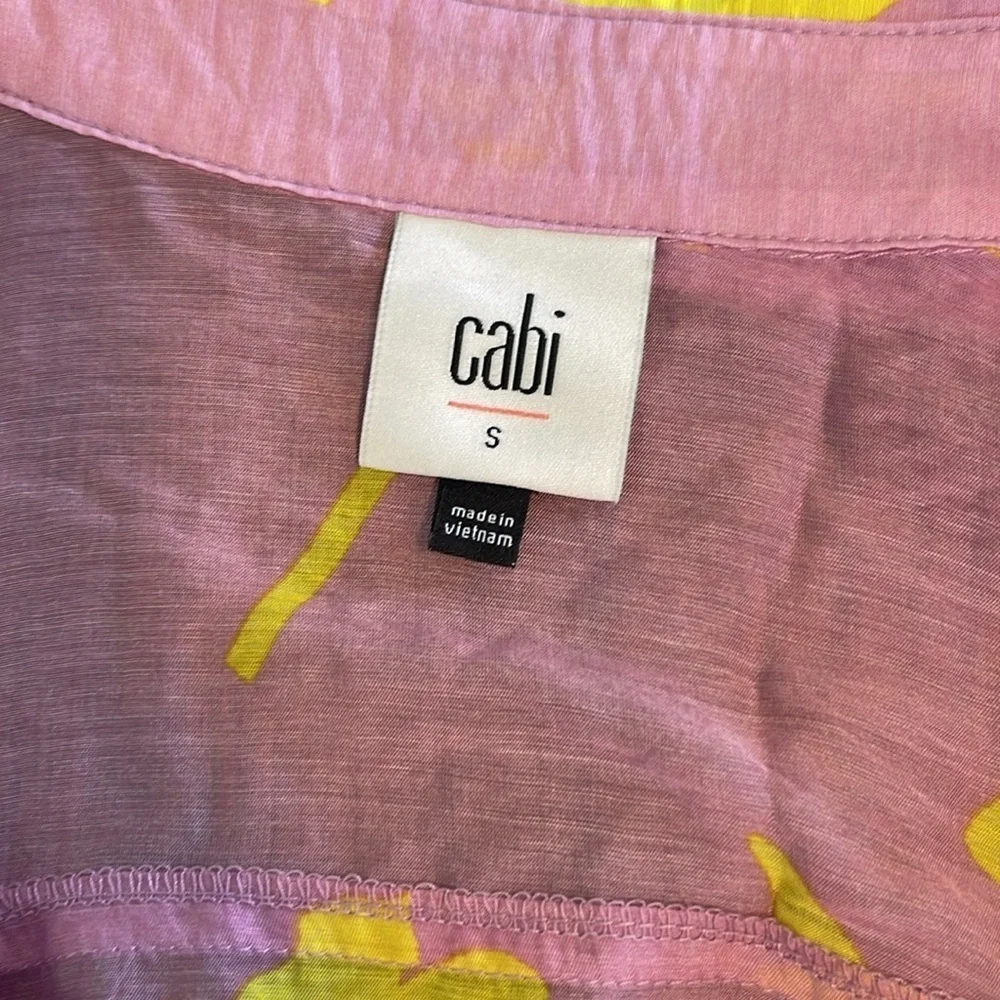 Cabi Drift Top Small purple Lilac Yellow tropical floral Cropped Semi Sheer Wrap - Picture 4 of 8